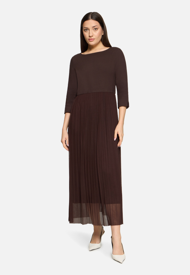 Plisseekleid mit 3/4 Arm / Modellfoto Vorderseite