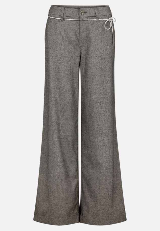 Casual-Hose mit Bindegürtel / Vorderseite