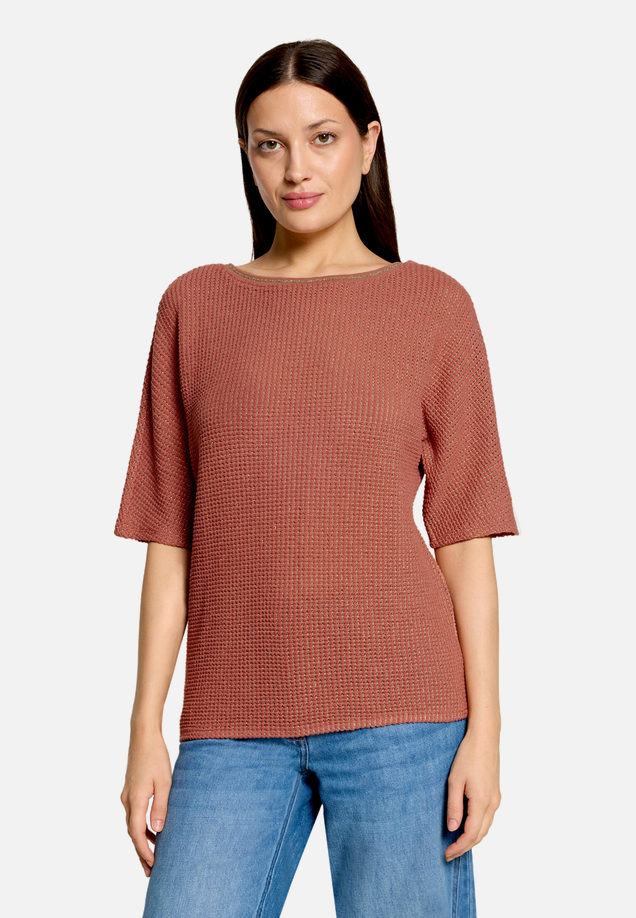 Strukturshirt mit Struktur / Modellfoto Vorderseite