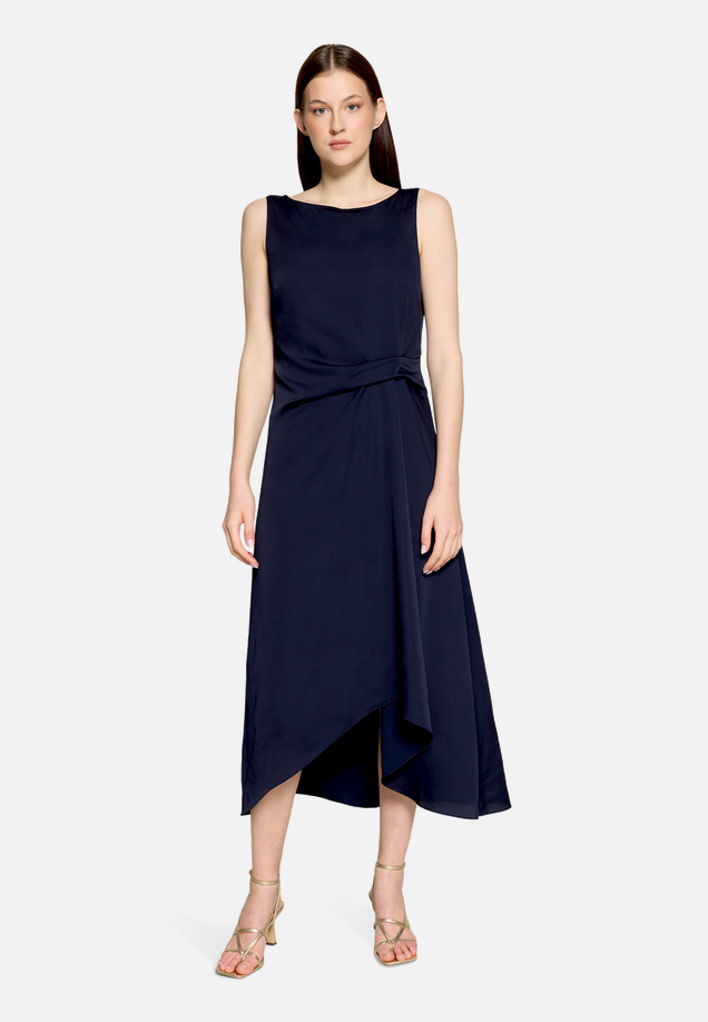 Cocktailkleid mit Raffung / Modellfoto Vorderseite