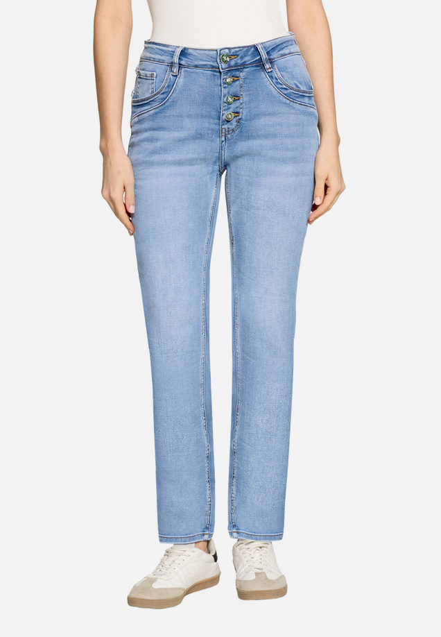 Boyfriend-Jeans im Vintage-Look / Modellfoto Vorderseite