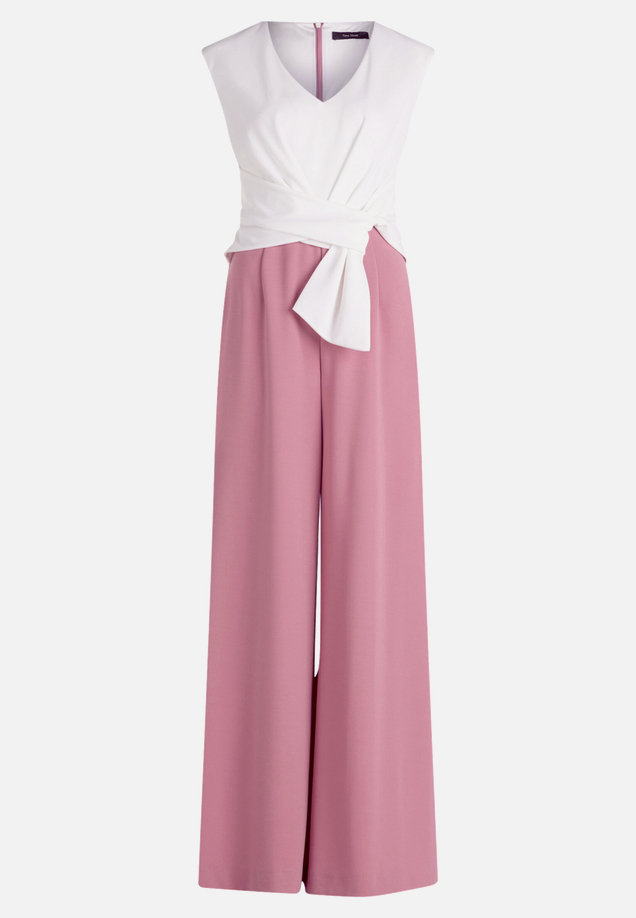 Jumpsuit mit weitem Bein / Vorderseite