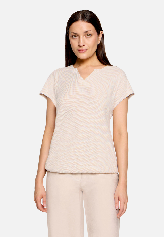 Casual-Shirt mit Struktur / Modellfoto Vorderseite