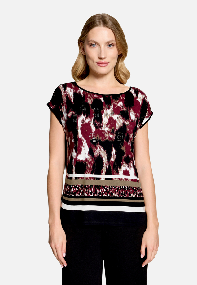 Shirt  mit Print und Rundhalsausschnitt  / Modellfoto Vorderseite