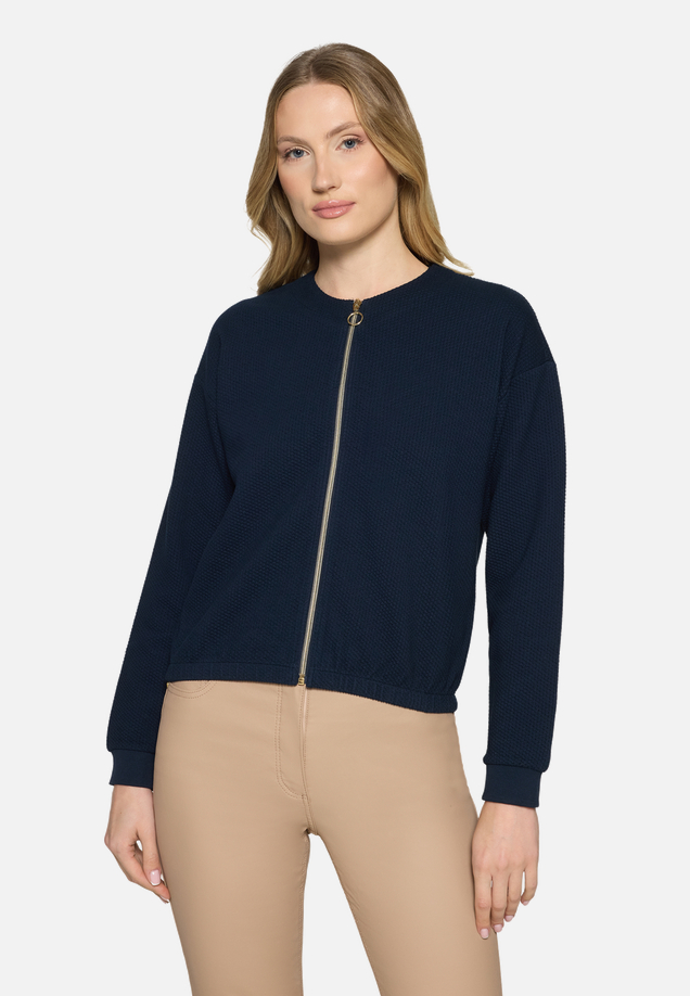 Shirtjacke mit Struktur / Modellfoto Vorderseite