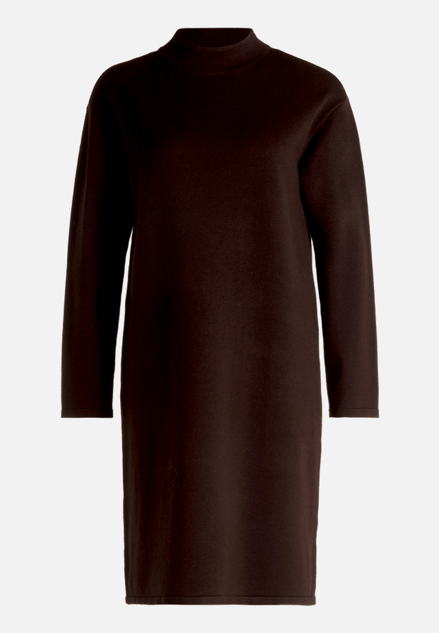 Strickkleid mit Stehkragen / Vorderseite