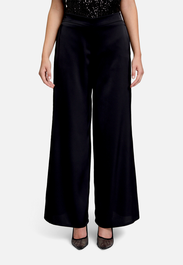 Modern fit Hose mit Taschen / Modellfoto Vorderseite