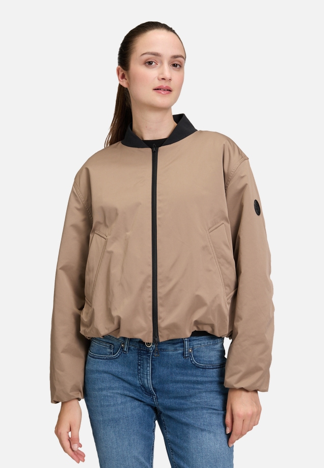 Bomberjacke mit Kragen / Modellfoto Vorderseite
