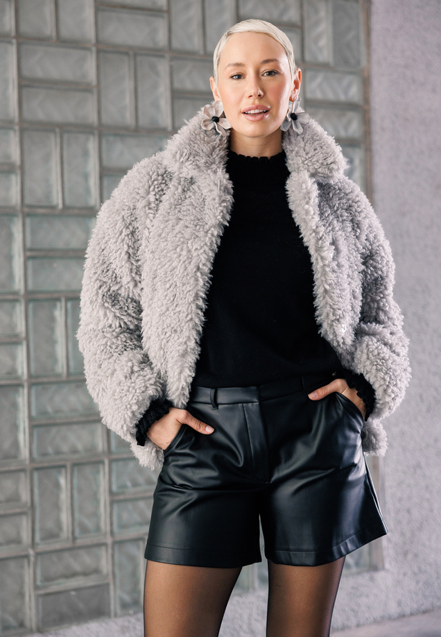 Plüschjacke mit Stehkragen / Imagebild