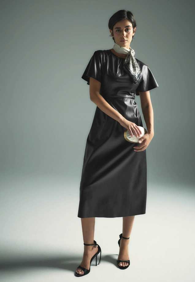 Midikleid in Lederoptik / Imagebild