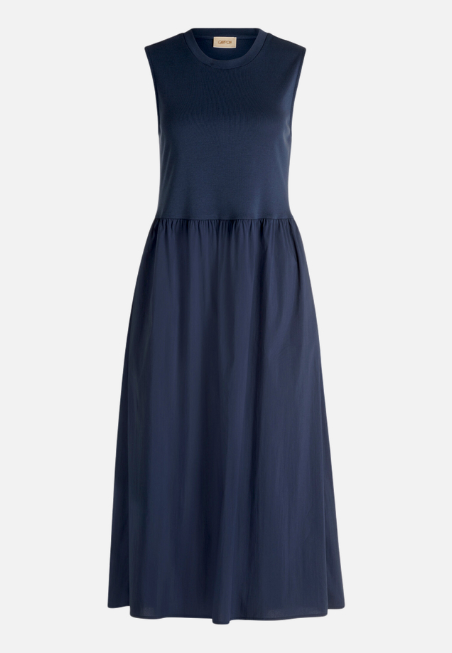 Casual-Kleid mit Eingrifftaschen / Vorderseite
