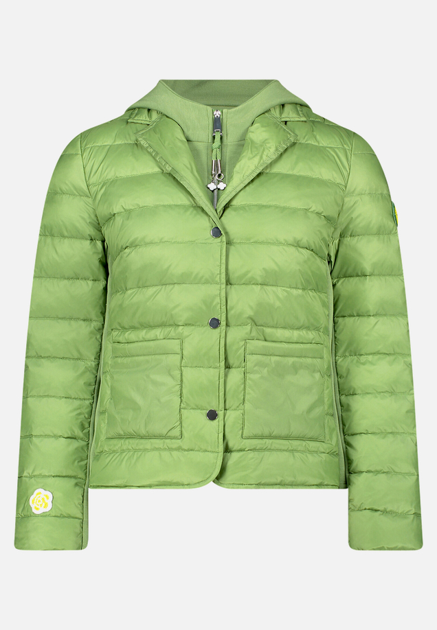 Steppjacke mit abnehmbarer Kapuze / Vorderseite