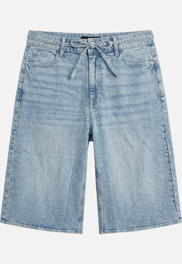 Jeans-Shorts mit Bindedetail  / Vorderseite