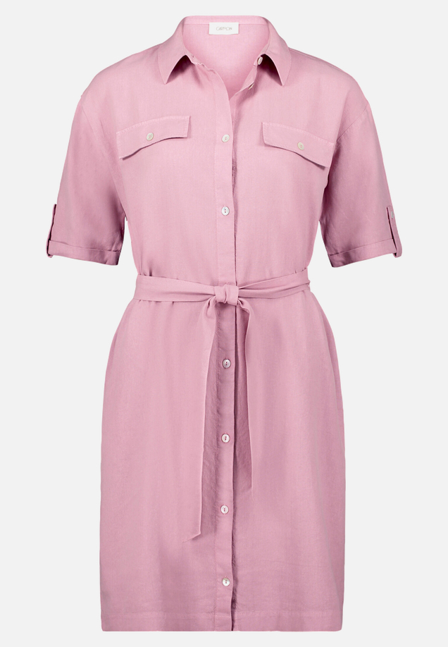 Freizeitkleid mit Gürtel / Vorderseite